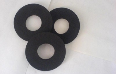 CR防火泡棉模切加工 黑色橡膠材質與純棉阻燃泡棉的應用解析