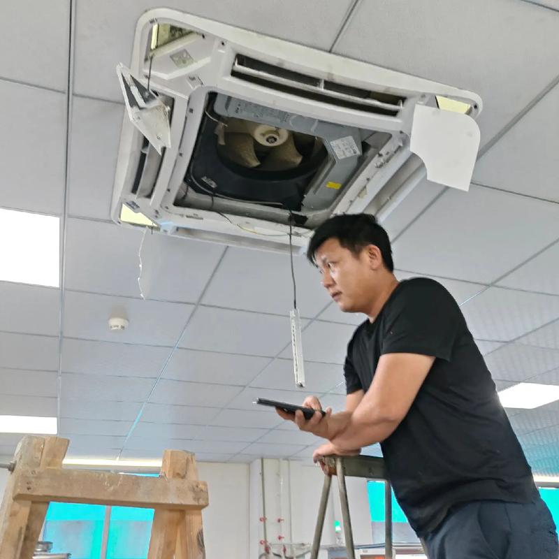 關(guān)注 工廠五匹天花機(jī)換水泵,e9代碼維修好 #空調(diào)安裝 #同城空調(diào)維修